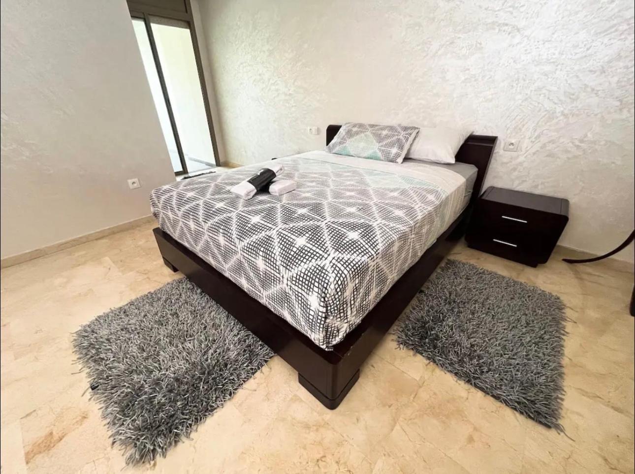 Luxurious With Views Apartment *